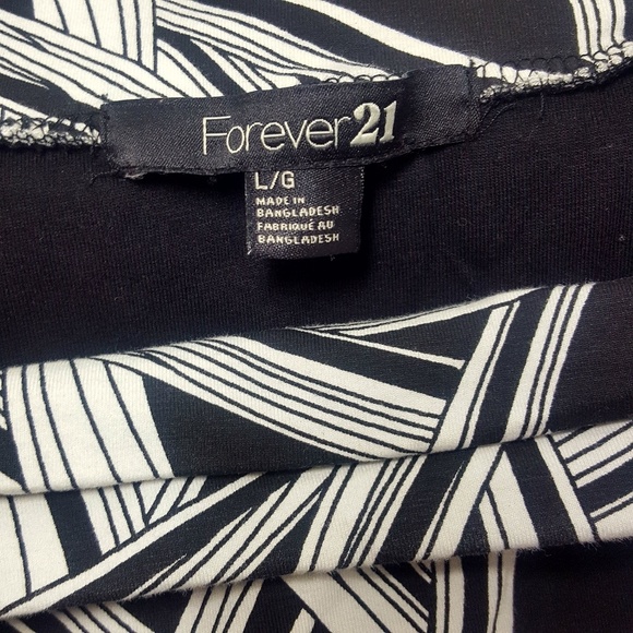 Forever 21 | Black & White Skirt | Large - Picture 4 of 5